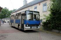 Vom 02.06.-03.06.2012 fand in Chemnitz das 10. Kappler Straenbahnfest statt.Mit diesen Ikarus 260 wurden Rundfahrten durchgefhrt.