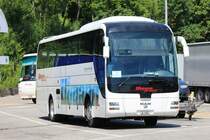 MAN Lion's Coach de la maison Ulmann Car-Reisen photographi le 02.06.2012 sur l'aire de repos du Grauholz prs de Berne