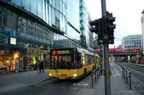 Wagen 4027 (MAN NG 313 / MAN GN03) im Juni 2012 auf der Linie 8 der Langen Nacht der Wissenschaften auf der Friedrichstrae in hhe der Georgenstrae.
