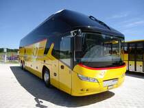 Neoplan Starliner aux couleurs de La Poste photographi le 02.06.2012  Berne 
. Ce vhicule est engag comme car de tourisme 