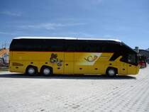 Neoplan Starliner aux couleurs de La Poste photographi le 02.06.2012  Berne 
. Ce vhicule est engag comme car de tourisme 