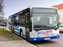 Ein MB Citaro hat soeben den Bahnhof Rathenow erreicht, was dem Fahrer der Havelbus VG auf der Linie 676 eine kleine Pause verschafft. 22.12.06