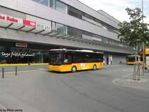 Postauto/PU Gessinger GR 102 390 (MAN A66 Lion's Midi) am 29.5.2012 beim Bhf. Landquart