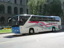 Mercedes Benz Tourisme Lorenzi photographi� le 02.06.2012 devant le Palais F�d�ral � Berne 