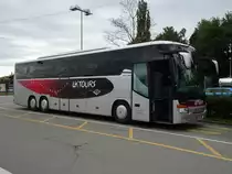 Setra 416 GT-HD de la maison LKTours photographi� le 08.06.2012 au Grauholz pr�s de Berne 