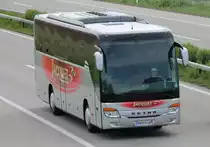 Setra 415 GT-HD de la maison fran�aise Jacquet photographi� le 27.05.2012 sur l'autoroute Berne - Zurich 