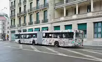 MB O 405 GN 2 Nr. 736 auf der Linie 30 bei der Haltestelle Basel SBB, 13.06.2012.

