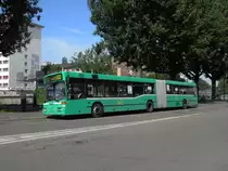 Mercedes O405 N mit der Betriebsnummer 731 auf der Linie 36 an der Enstration in Kleinhningen. Die Aufnahem stammt vom 21.06.2012.