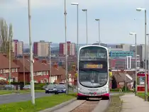 Volvo B5LH (Hybrid) / Wright Eclipse Gemini II (39236) als ein Bus der Linie 7 (Peach Line - 7 Series), Leeds, Scott Hall Road, 21.04.2012