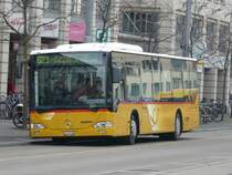 Postauto - Mercedes Citaro Regiobus TG 140465 eingeteilt auf der Linie 823 nach Diessenhofen bei der Postautohaltestelle am Bahnhofsplatz in Frauenfeld am 04.01.2008