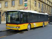 Postauto - Setra S  315  NF  Regiobus  NE 113901  bei der Postautohaltestelle am Bahnhofsplatz Neuchatel am 03.01.2008