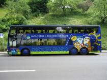 van Hool Astromega de la maison Montreux Excursions photographi� le 04.07.2012 � Berne