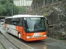 Bahnersatz zwischen G�schenen und Fl�elen: AAGU Schattdorf - UR 49/UR 9000 - Setra am 1. Juli 2012 beim Bahnhof G�schenen