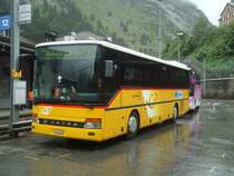 Bahnersatz zwischen G�schenen und Fl�elen: Marchetti, Airolo - TI 183'247 - Setra am 1. Juli 2012 beim Bahnhof G�schenen