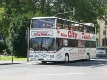 MAN-Doppeldecker Sightseeing-Bus am Heumarkt in der Klner Innenstadt.(9.7.2012)

