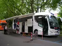 Scania Irizar de l'�quipe cycliste La Fran�aise des jeux photographi� sur le Tour de Suisse en 2009
