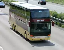 Setra 431 DT n� 25 de la maison Marti Kallnach photographi� le 19.07.2012 pr�s de Berne