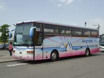 van Hool de la maison Bergmann Adelboden photographi le 27.07.2012 sur l'aire de repos de Bavois, entre Yverdon et Lausanne