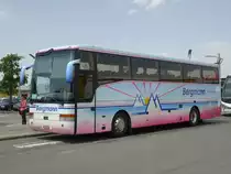 van Hool de la maison Bergmann Adelboden photographi� le 27.07.2012 sur l'aire de repos de Bavois, entre Yverdon et Lausanne