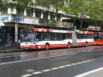 Mercedes-Benz O 405 N (Niederflur-Stadtversion) auf der Linie 52 nach Aachen Elisenbrunnen an der Haltestelle Aachen Bushof.(10.7.2012) 