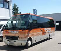 Ein Bus von der Fa. Hartmann-Reisen  in Herrenberg-Gltstein