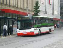 Neoplan N 44-Serie (Centroliner) auf der Linie 438 nach Dortmund Landskrone Holzwickede an der Haltestelle Dortmund Aplerbeck Marktplatz.(11.7.2012)