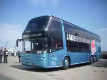 Neoplan Skyliner von Jade Reiseversand GmbH aus Deutschland im Stadthafen Sassnitz am 12.06.2012