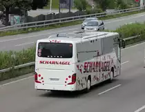 Setra 415 GT-HD imm AN PX 998 de la maison Scharnagel photographi� le 29.07.2012 pr�s de Berne 