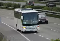 Setra 415 GT-HD de la maison Lagobus photographi� le 29.07.2012 pr�s de Berne