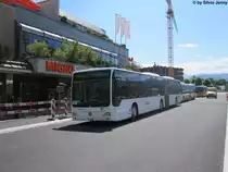 Schneider Nr. 8 (Mercedes CitaroII O530G) am 31.7.2012 beim Bhf. Wattwil. Da die Frequenzen auf den Schneider Linien in den Sommerferien eher gering sind, kann ein Gelenkwagen f�r den Bahnersatz zwischen Wattwil und Herisau entbehrt werden.