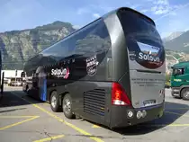 Neoplan Starliner de la maison fran�aise Sala�n photographi� le 02.08.2012 sur l'aire de repos du St-Bernard � Martigny