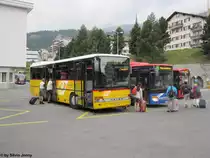 Postauto/Regie St.Moritz GR 102 327 (Setra S313UL) am 4.8.2012 beim Bhf. St.Moritz