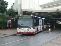 Mercedes-Benz O 530 I (Citaro) auf der Linie 933 nach Duisburg Neuenkamp Rheindeich am Hauptbahnhof Duisburg.(17.7.2012) 