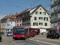 Vom Montag 23.07.2012 bis 12.08.2012 ist die Linie 6 vom Eglisee bis nach Riehen Grenze wegen einer Gleisbaustelle unterbrochen. Die Van Hool Busse von Bernmobil sind auch im Einsatz. Hier Bus Nr.740 (ex Bernmobil 244) f�hrt aus der Endhaltestelle Riehen Grenze. Die Aufnahme stammt vom 23.07.2012.
