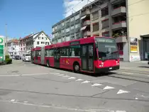 Vom Montag 23.07.2012 bis 12.08.2012 ist die Linie 6 vom Eglisee bis nach Riehen Grenze wegen einer Gleisbaustelle unterbrochen. Die Van Hool Busse von Bernmobil sind auch im Einsatz. Hier Bus Nr.742 (ex Bernmobil 249) kurz nach der Haltestelle Riehen Grenze. Die Aufnahme stammt vom 23.07.2012.