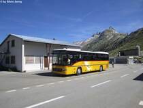 Postauto/PU Mattli UR 9105 (Mercedes Integro O550) am 8.8.2012 auf der Passh�he des Grimselpasses anl�sslich der 3-P�sse-Fahrt Furka-Grimsel-Susten.