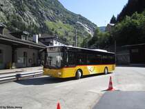 Postauto/PU Dillier Nr. 7 (MAN/G�ppel A66 14.290HOCL Lion's Midi) am 8.8.2012 beim Bhf. G�schenen. F�r die Postautolinie zur G�scheneralp mietet PU Mattli jeweils im Sommer ein Fahrzeug bei einem anderne PU an, da sich die Anschaffung eines eigenen Fahrzeugs f�r die G�scheneralp nicht lohnen w�rde.