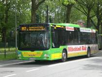 MAN Niederflurbus 3. Generation (Lion's City) auf der Linie 957 nach Oberhausen Tulpenstra�e am Hauptbahnhof Oberhausen.(18.7.2012) 