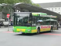 MAN Niederflurbus 2. Generation auf der Linie 122 nach Oberhausen Goedelerstra�e am Hauptbahnhof Oberhausen.(18.7.2012) 