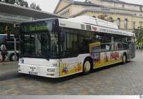 MAN Linienbus der St�dischen Werke �berlandwerke Coburg (S�C)mit Vollwerbung f�r den Spielzeugproduzenten  Haba  am 16. August 2012 an der Haltestelle am Theater. 
