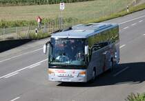 Setra 415 GT HD de la maison Jean-Louis / Novabus photographi� le 18.08.2012 pr�s de Berne 