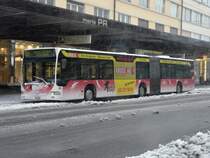 BGU - Neuer besitzer des Mercedes Citaro Gelenkbus Nr.32  BE 61024 mit Teilwerbung  ( Vormals ABM ) unterwegs von Biel nach Meinisberg bei der Haltestelle in der Bahnhofstrasse am 19.10.2007