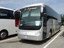 Irisbus Iveco Domino n 55 de la maison italienne Di Tommaso photographi le 02.08.2012 prs de Payerne