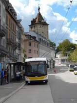 VB Schaffhausen - Hess-Swisstrolley BGT-N2C Nr.105 bei den Bushaltestellen vor dem Bahnhof in Schaffhausen am 26.08.2012