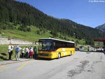 Postauto/PU Mattli UR 9105 (Mercedes Integro O550) am 8.8.2012 beim Bhf. Oberwald. An diesem Tag war ich der einzige Fahrgast, der die gesamte 3-Psse-Fahrt befuhr. Viele andere Passagiere nutzten das Postauto jeweils nur zum Transfer bis zur Passhhe der Psse Furka, Grimsel und Susten, um von dort her ihre Wanderungen zu beginnen.