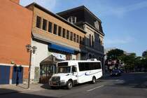 Bus der  Autobus Fleur de Lys , abgestellt in der Innenstadt von Qubec, August 2012.