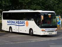 SETRA S415GT-HD von NATIONAL-HOLIDAYS bei einem Zwischenstopp in St. Goarshausen; 120829