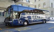 van Hool Actron en version luxe (VIP) de la maison Limousine Service photographi� le 14.09.2012 � Berne 
