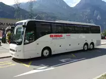 Volvo 9700 aux couleurs Globus photographi� le 16.08.2012 pr�s de Martigny