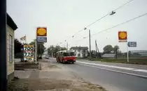 Wien WVB Autobuslinie 27A (Gr�f&Stift-Gelenkbus 8048) Donaufelder Strasse im Oktober 1979.